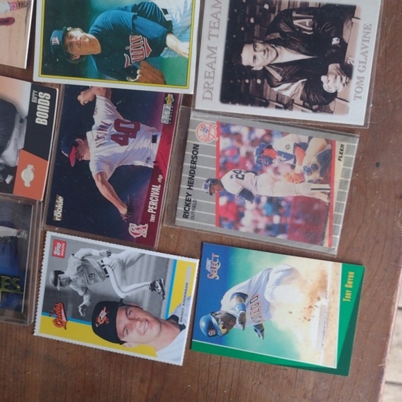 Assorted Baseball Trading Cards Set - Picture 4 of 5
